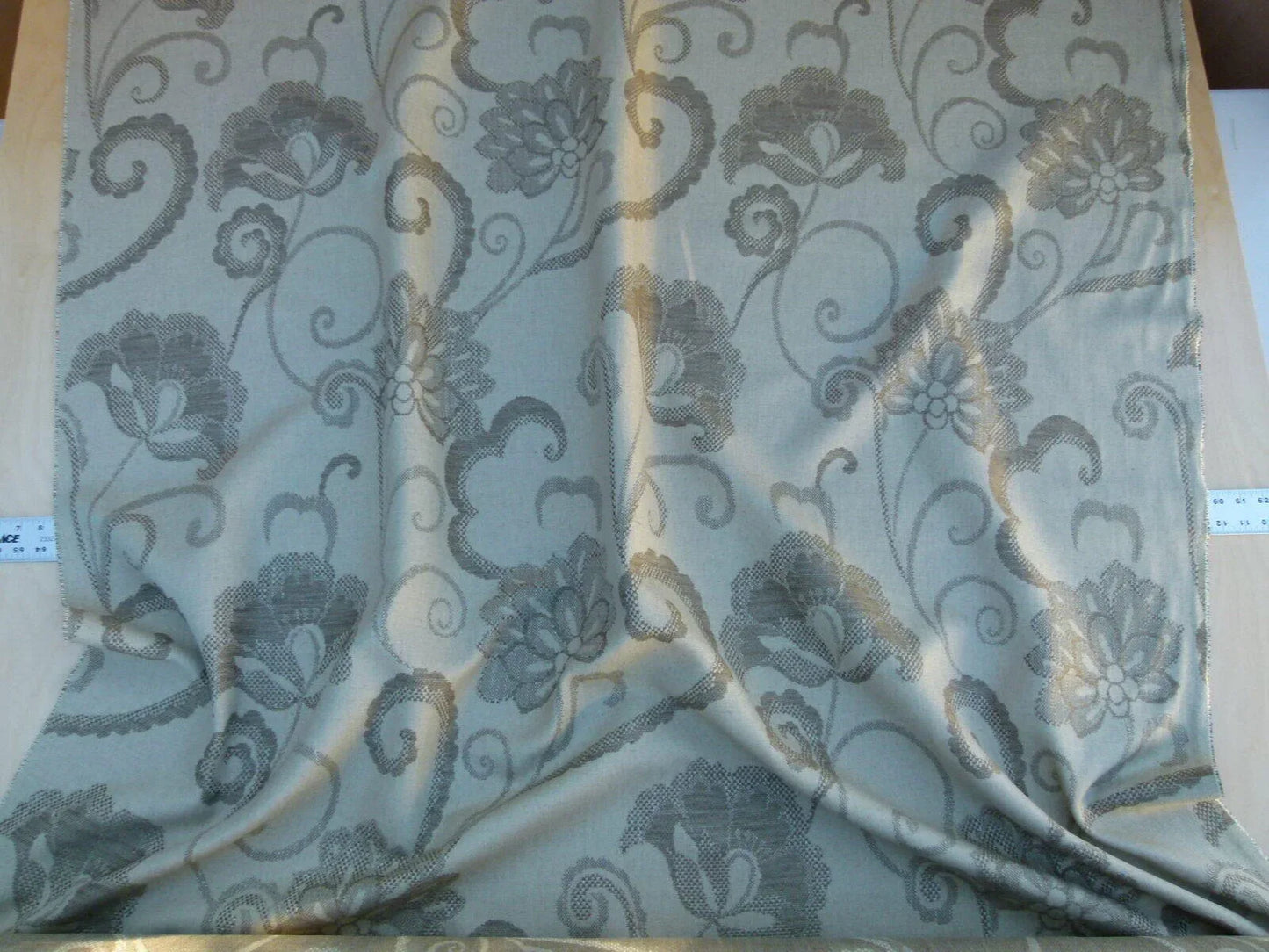 Scalamandre Slovenia Grey Watkins Taupe Big Flower Chenille Heavy! Old World Weavers MSRP USD 290/Y