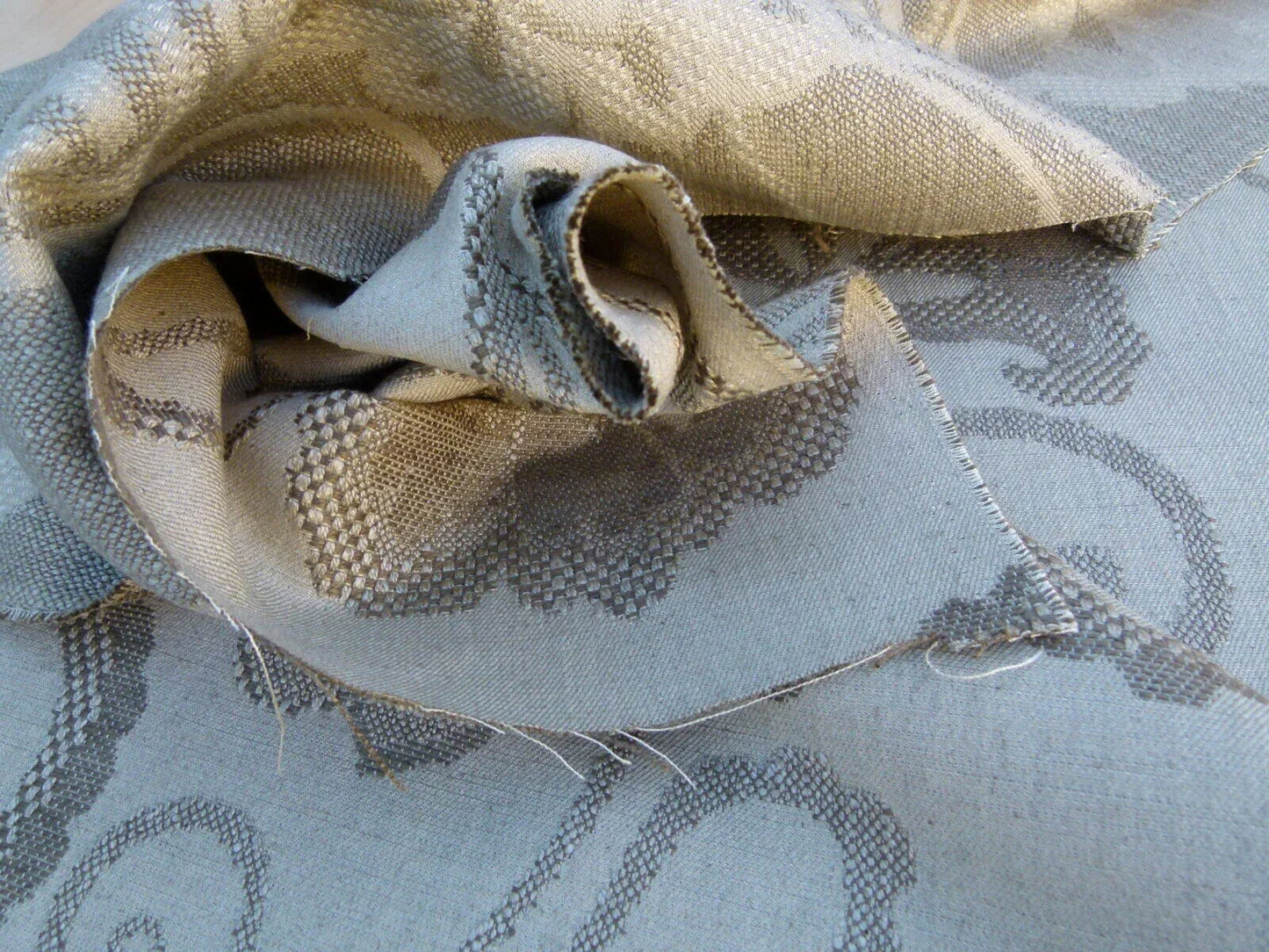 Scalamandre Slovenia Grey Watkins Taupe Big Flower Chenille Heavy! Old World Weavers MSRP USD 290/Y