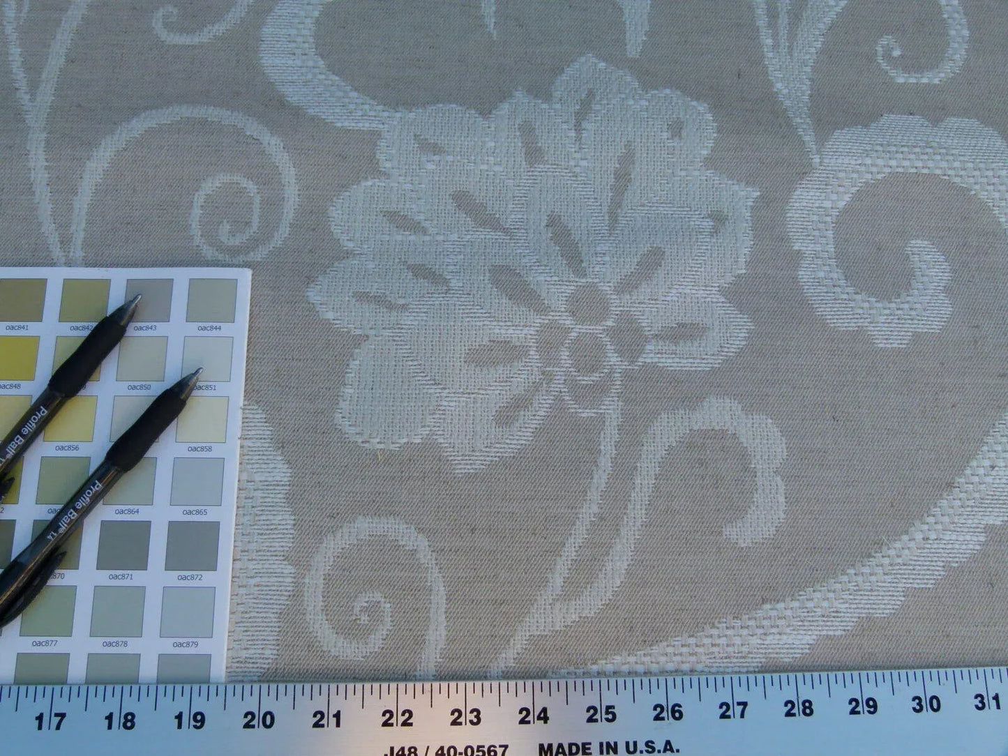 Scalamandre Slovenia Grey Watkins Eggshell Big Flower Chenille Heavy! Old World Weavers MSRP USD 290/Y