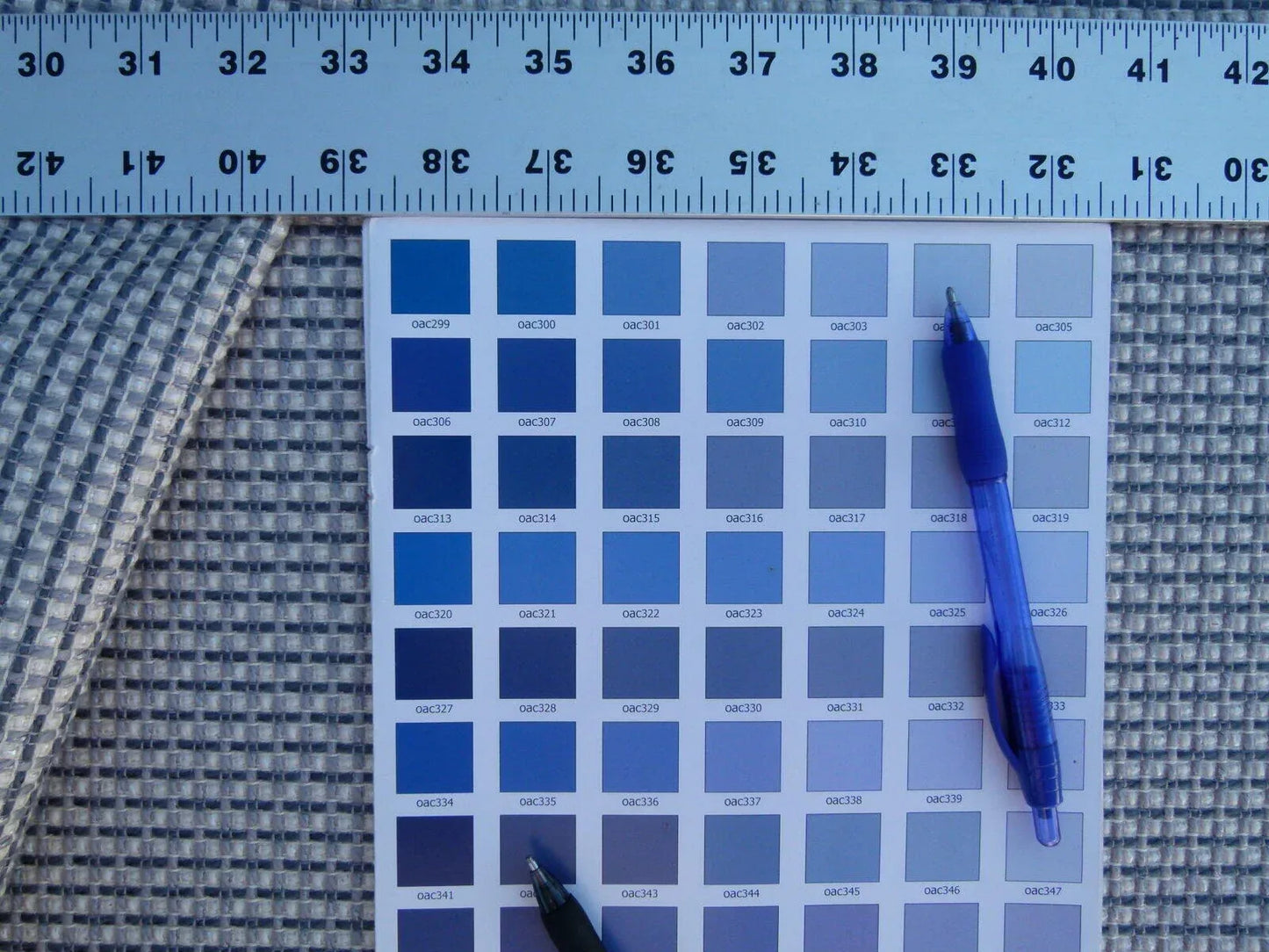 1.3Y Scalamandre Maia Grey Watkins Pewter Silver Blue Chenille MSRP USD 178/yard (Defects)