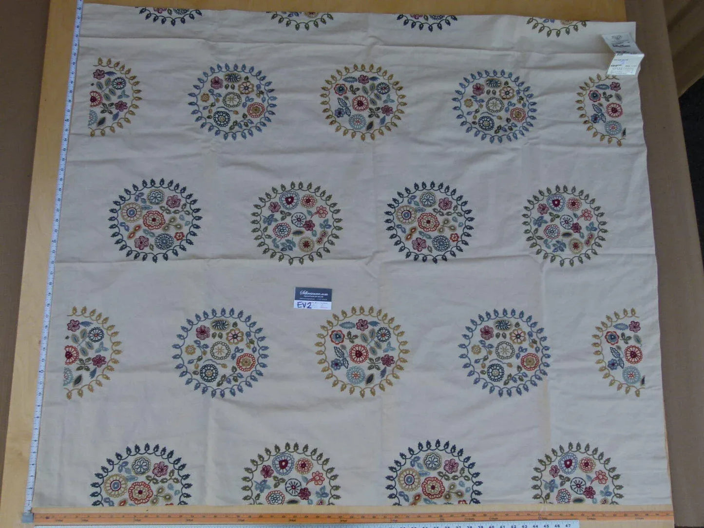 12 Ev2 48"x57"scalamandre Jessie Embroidery Grey Multi Floral Doodle Medallion