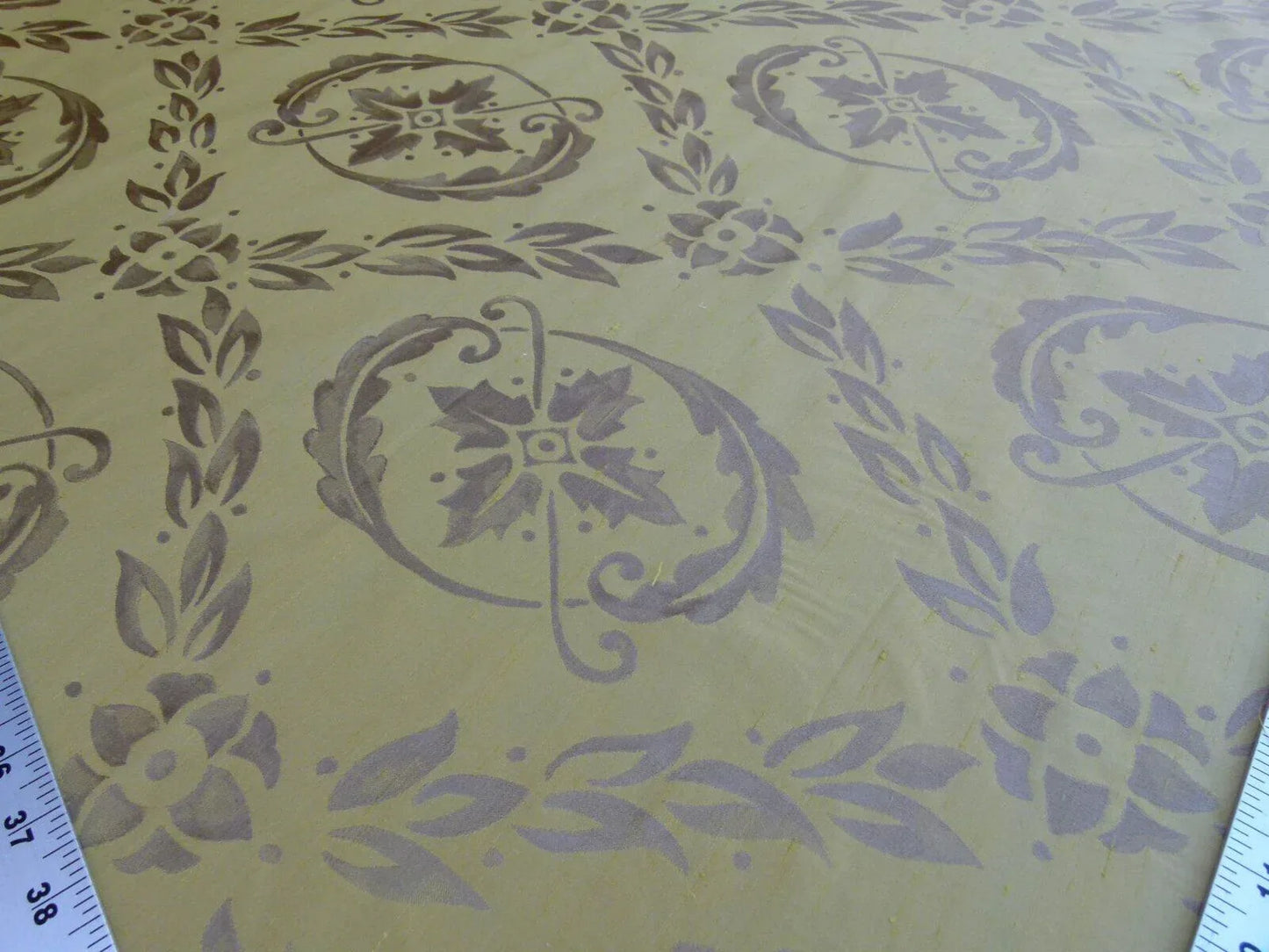 Scalamandre Navonna Midas Neoclassical Silk Lampas Medallion Crest MSRP USD 444/yard Old World Weavers