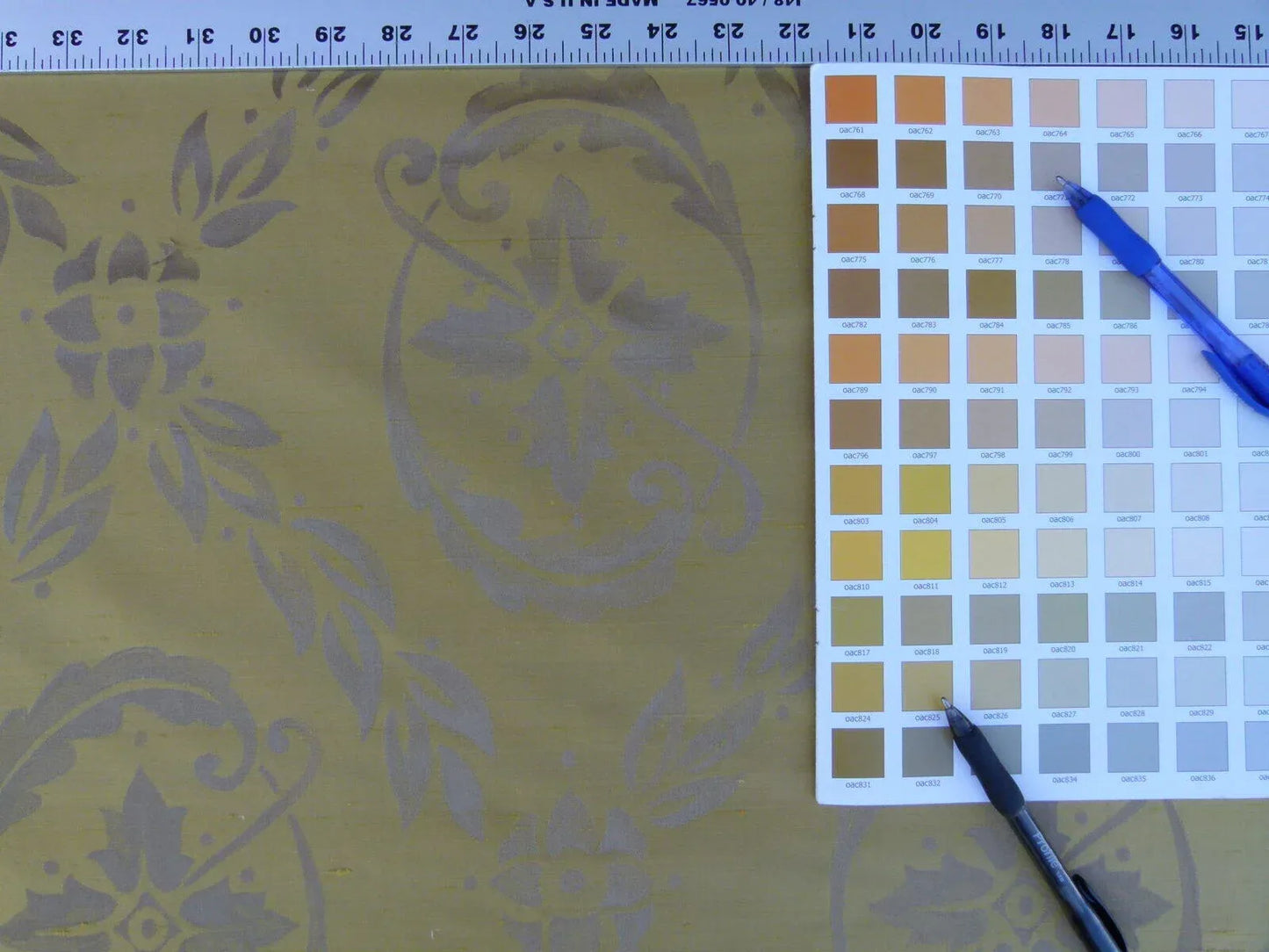 Scalamandre Navonna Midas Neoclassical Silk Lampas Medallion Crest MSRP USD 444/yard Old World Weavers