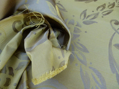 Scalamandre Navonna Midas Neoclassical Silk Lampas Medallion Crest MSRP USD 444/yard Old World Weavers