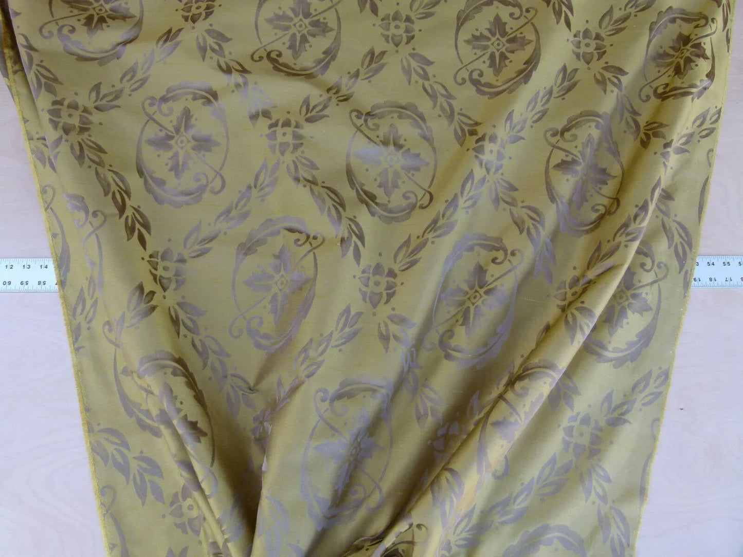 Scalamandre Navonna Midas Neoclassical Silk Lampas Medallion Crest MSRP USD 444/yard Old World Weavers