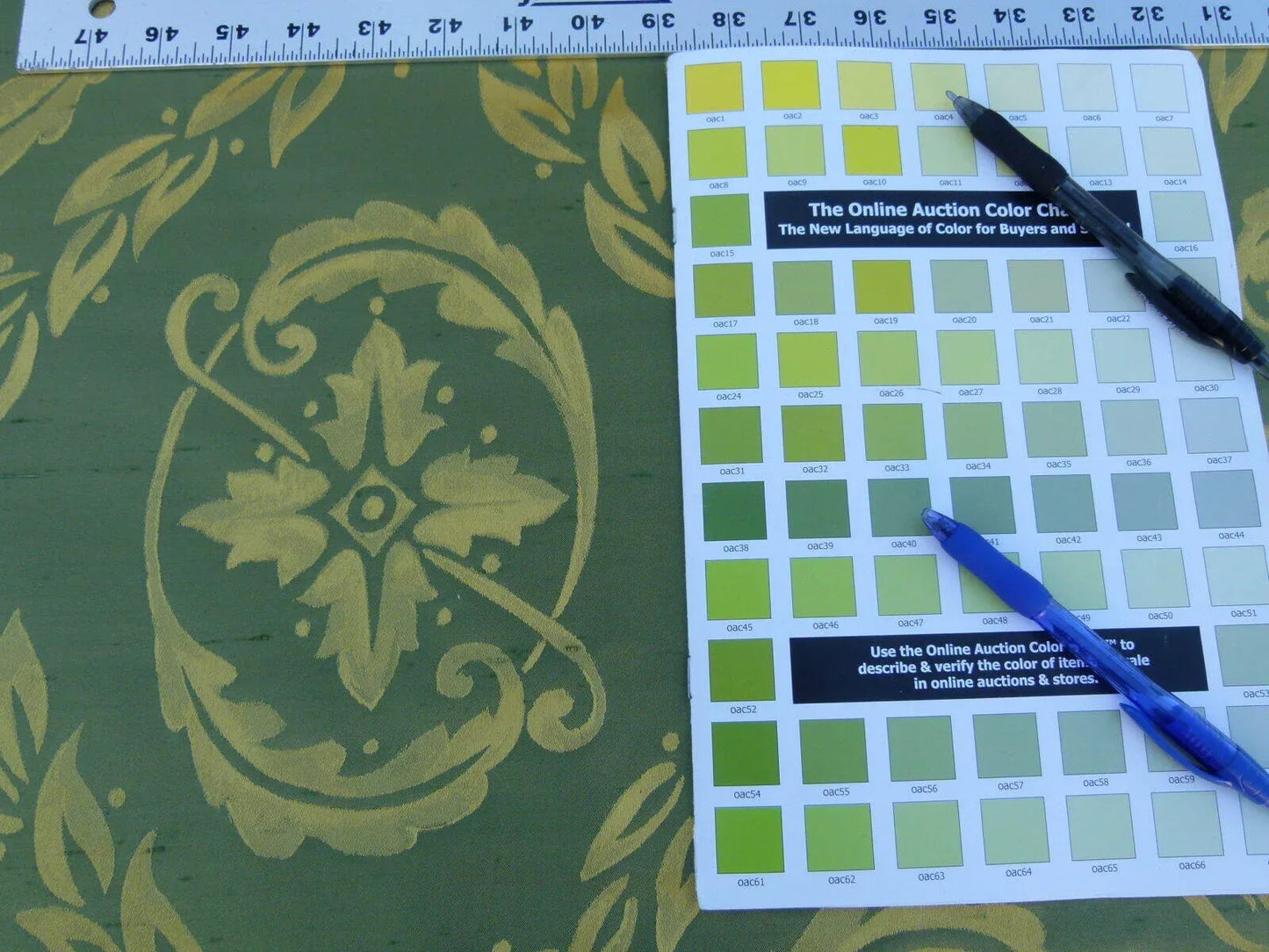 Scalamandre Navonna Green Gold Neoclassical Silk Lampas Medallion Crest MSRP USD 444/yard Old World Weavers