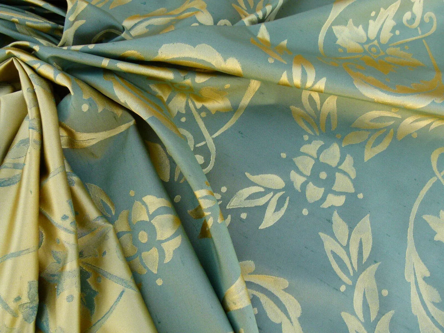 Scalamandre Navonna Green Gold Neoclassical Silk Lampas Medallion Crest MSRP USD 444/yard Old World Weavers
