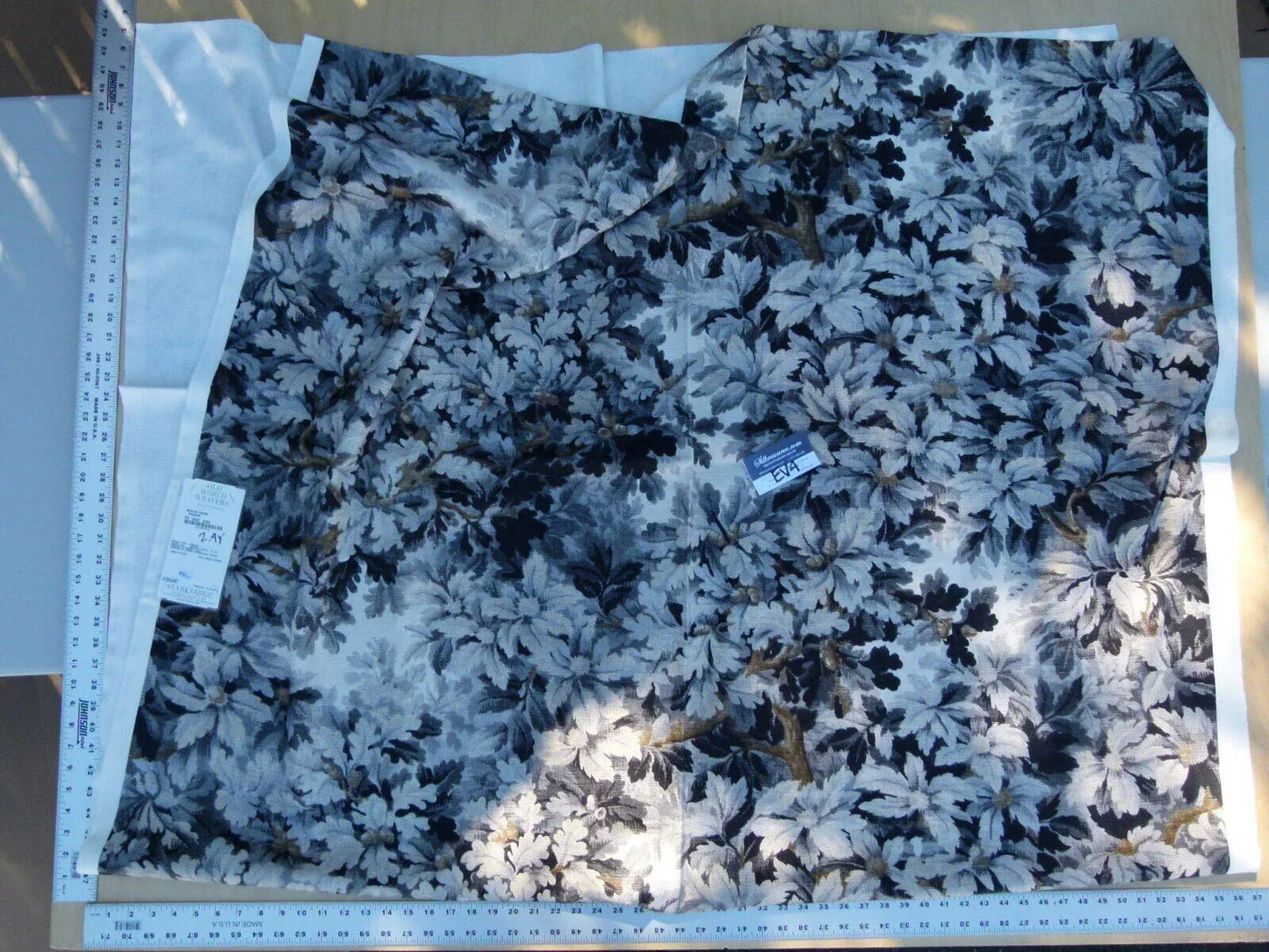 33 Ev4 Scalamandre 2.4y Bois De Chene Shadow Grey Black White Foliage Print