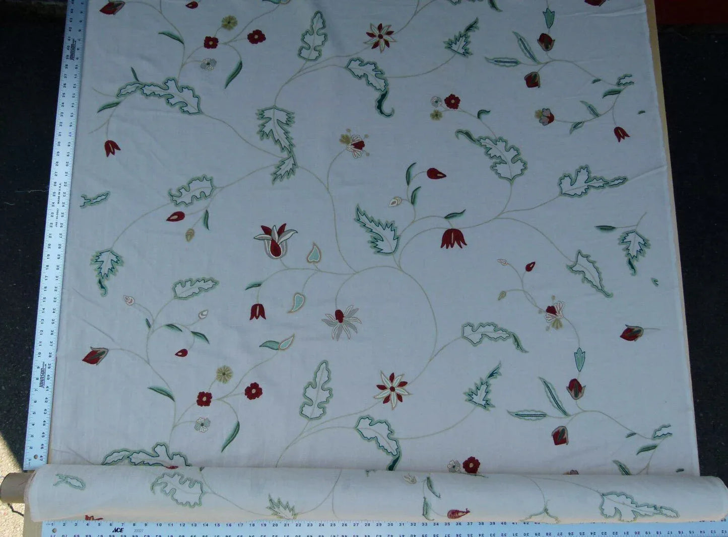 By Yd Lee Jofa Three Oaks Crewel Embroidery Red Green Flower Natural Linen Cotton Hand Made MSRP USD 296/Y