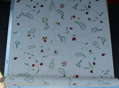 By Yd Lee Jofa Three Oaks Crewel Embroidery Red Green Flower Natural Linen Cotton Hand Made MSRP USD 296/Y