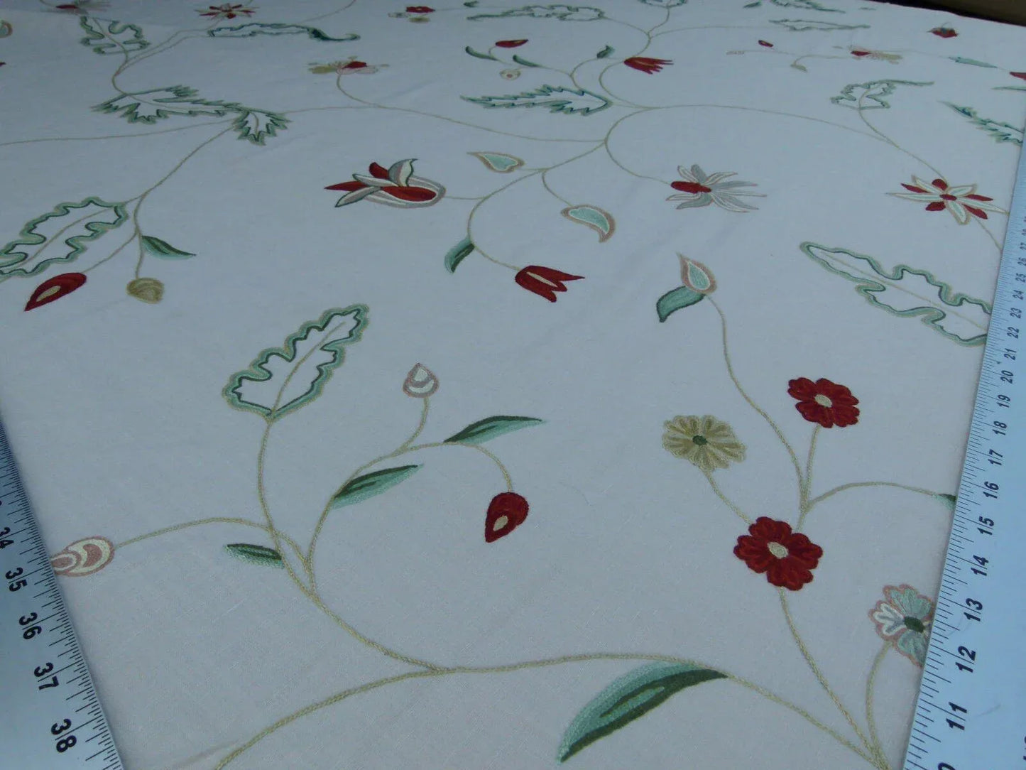 By Yd Lee Jofa Three Oaks Crewel Embroidery Red Green Flower Natural Linen Cotton Hand Made MSRP USD 296/Y