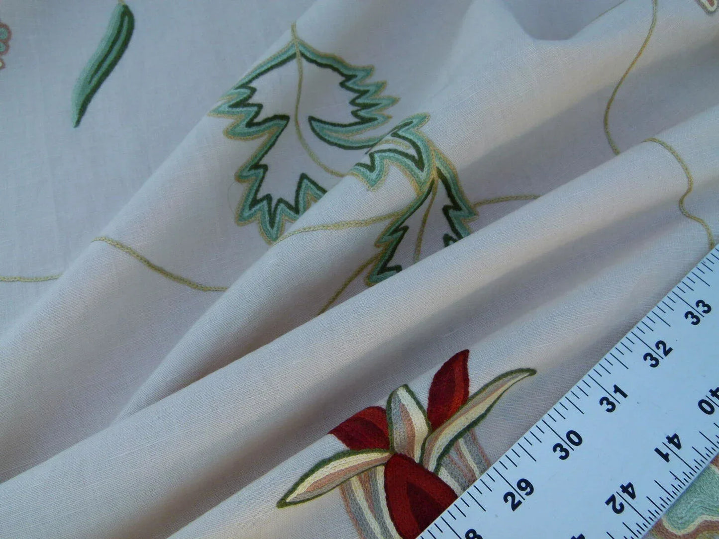 By Yd Lee Jofa Three Oaks Crewel Embroidery Red Green Flower Natural Linen Cotton Hand Made MSRP USD 296/Y