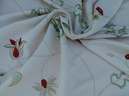 By Yd Lee Jofa Three Oaks Crewel Embroidery Red Green Flower Natural Linen Cotton Hand Made MSRP USD 296/Y