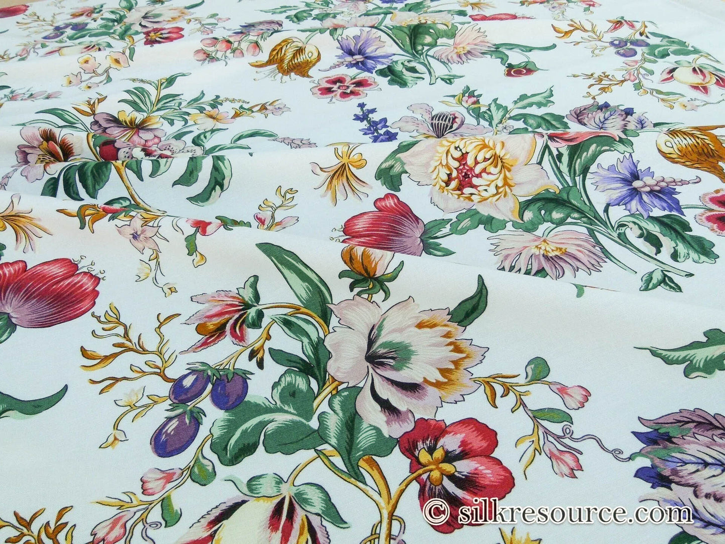 Scalamandre Les Fleurs Mysterieuses White Tulips Flowers Bouquet Printed Linen Cotton MSRP USD 404/Y By Grey Watkins