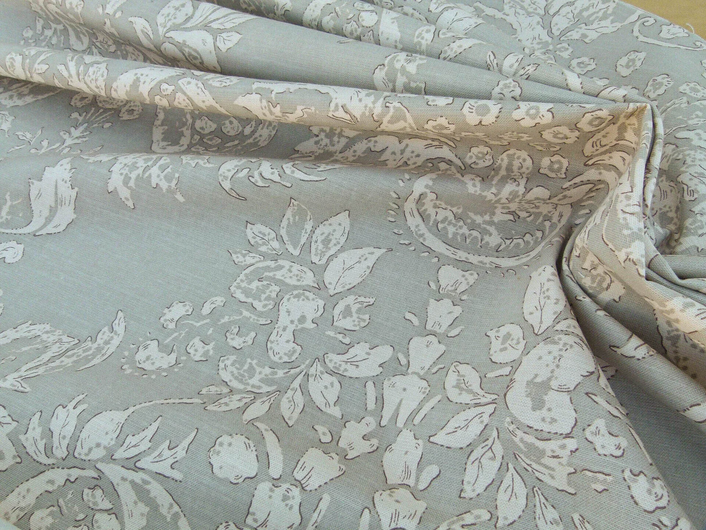 Scalamandre Padua Sage Green/ecru Classic Pomegranates Hand Printed Linen in U.S. MSRP USD 174/y