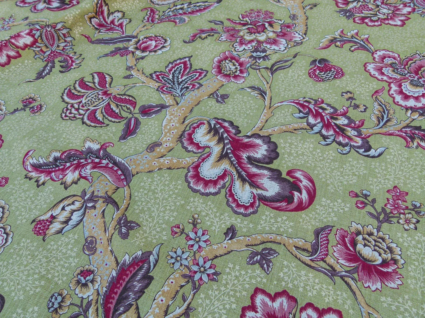Scalamandre Old World Weavers Padma Peridot Cherry Red Green Palampore Linen 9 Screen Jacobean Print MSRP USD 296
