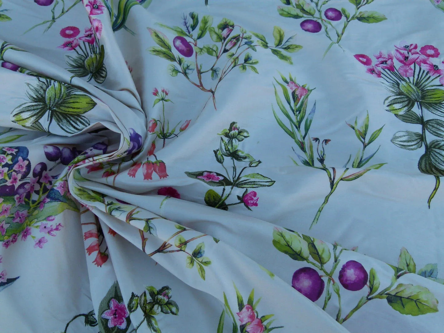 Scalamandre Flower Market Petals Floral Print Embroidery Pink Red Purple Green MSRP USD 512/y