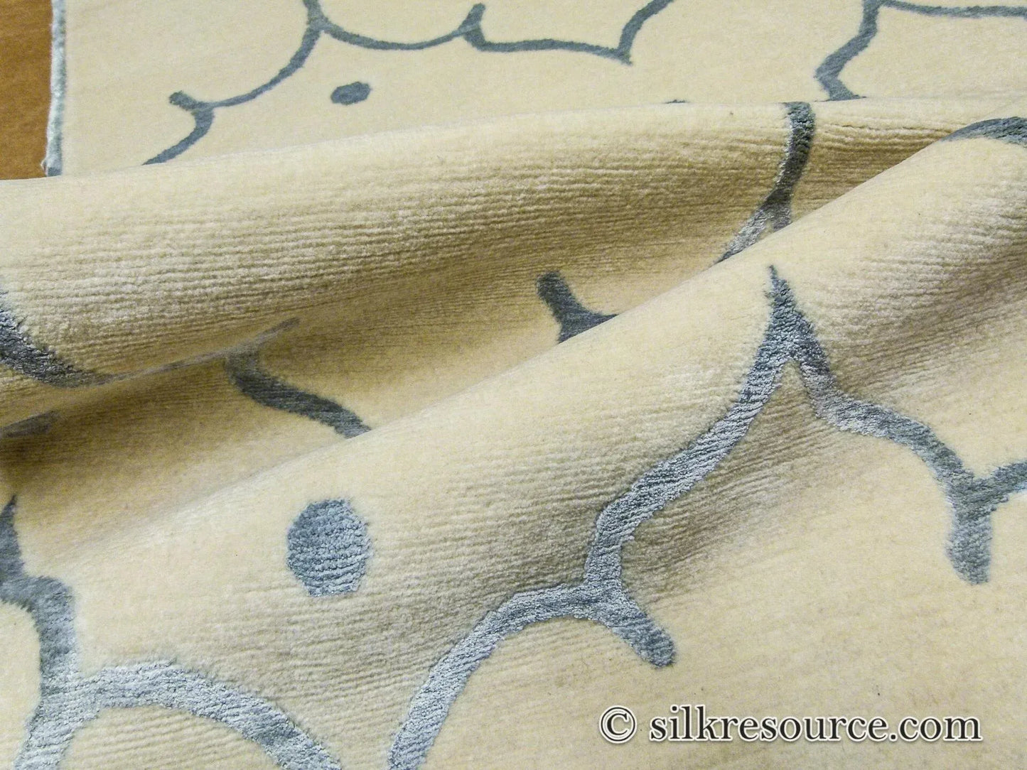 Stark Fort Valley Antique White 3x5' Hand-knotted Wool Rug Blue Antique White Modern Medallion MSRP USD 741