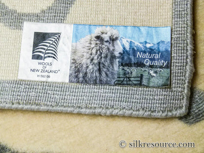 Stark Fort Valley Antique White 3x5' Hand-knotted Wool Rug Blue Antique White Modern Medallion MSRP USD 741