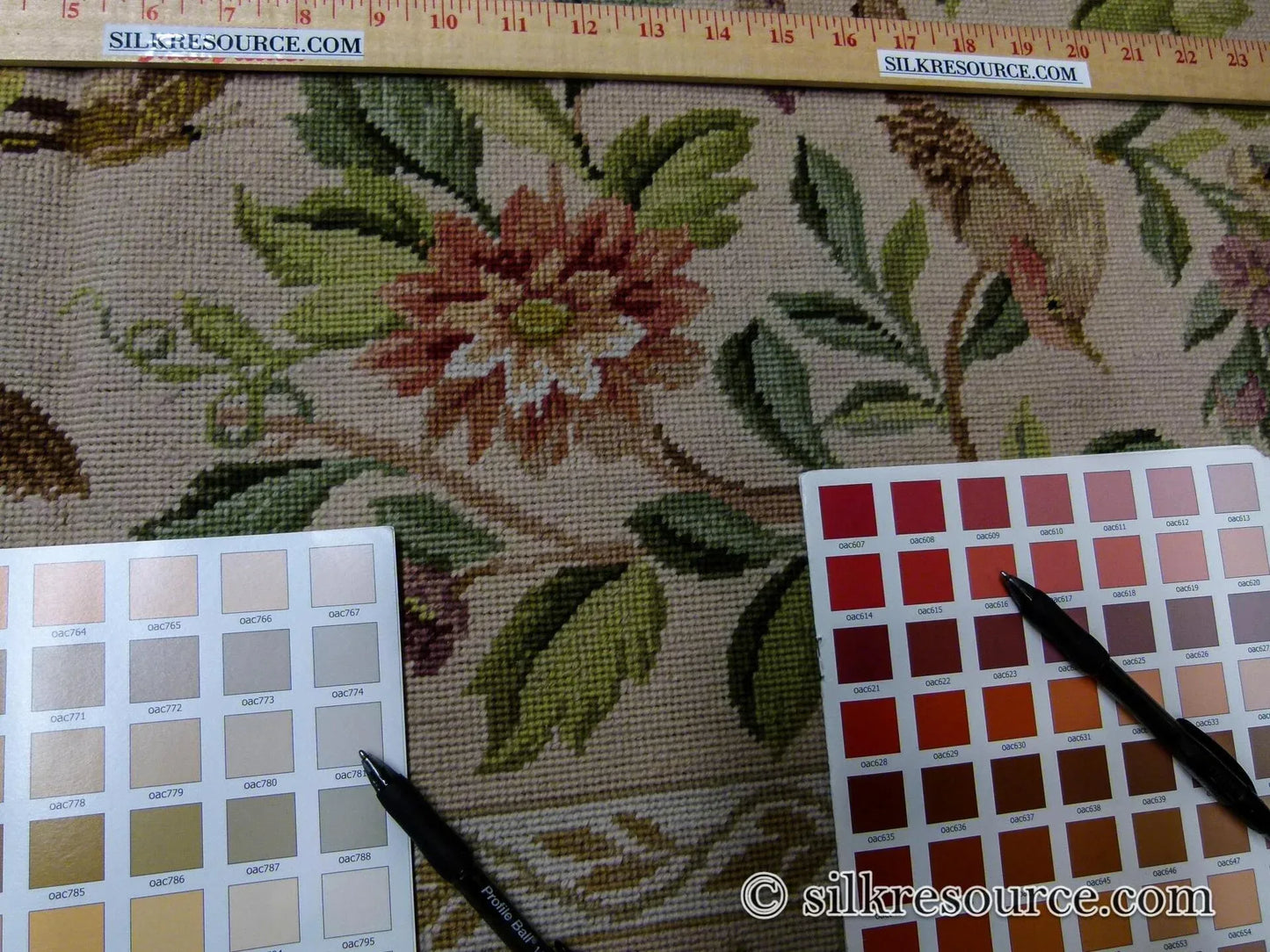 Stark Bell Gardens Tan 5x5' Flower Birds Butterfly Garland 100% Wool Rug Pink Green Yellow MSRP USD 877.50