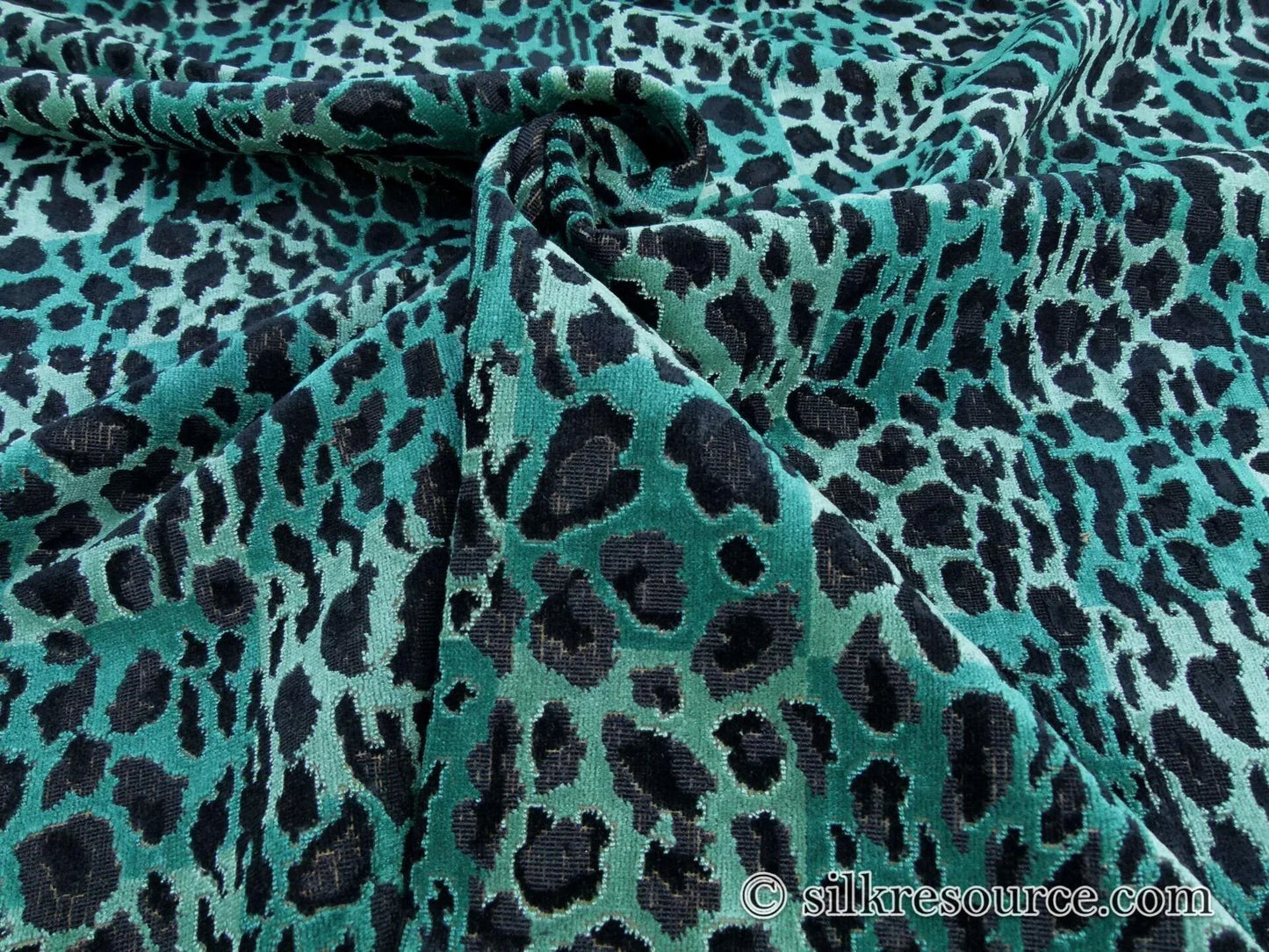 By Yard Scalamandre Leopard Square Greens Linen Velvet Animal Skin Plaid Green Check Super Heavy MSRP USD 424/y