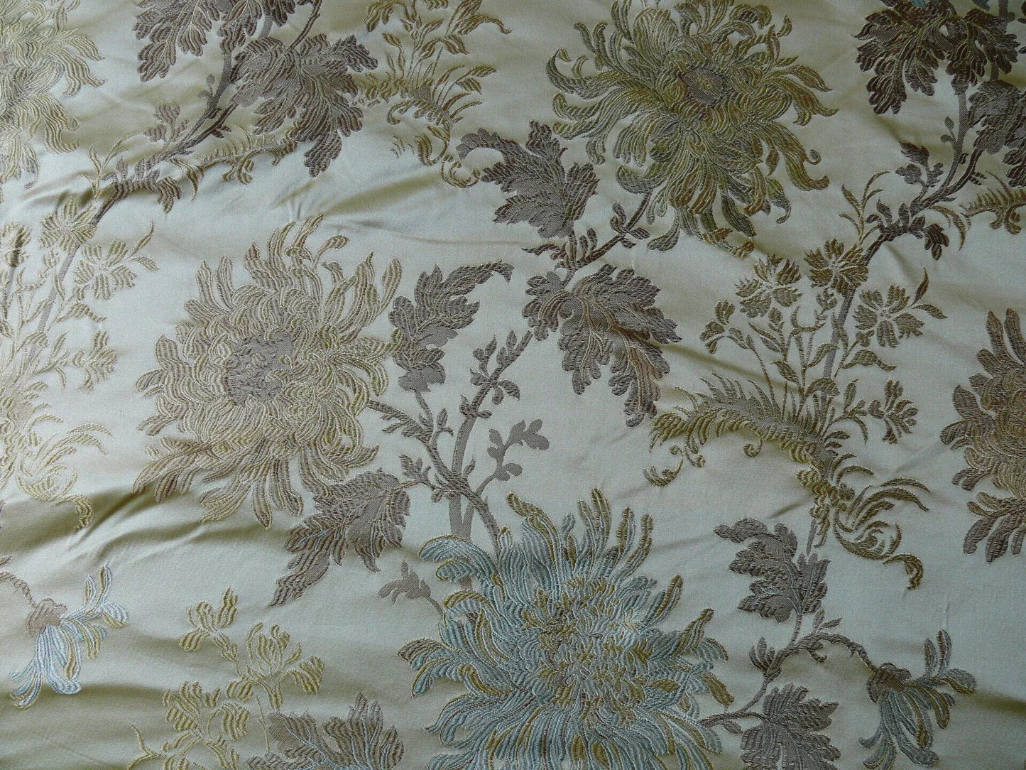 100% Silk Lampas Realistic Stemmed Chrysanthemums “Spa” Gold