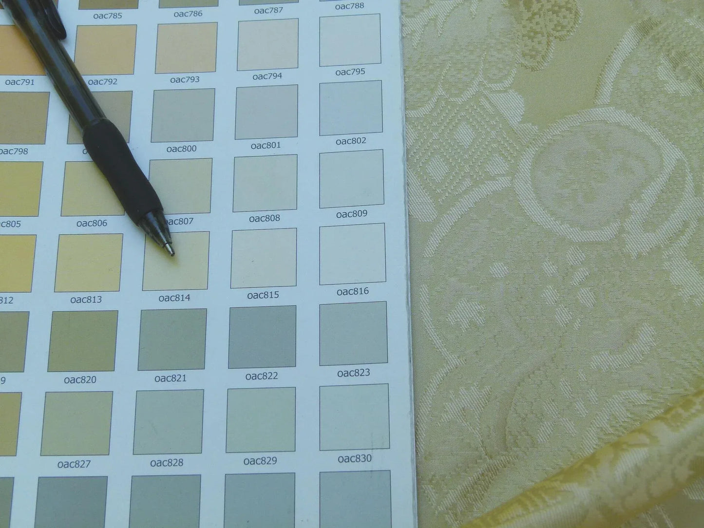 100% Silk Renaissance Damask Flax Pale Yellow