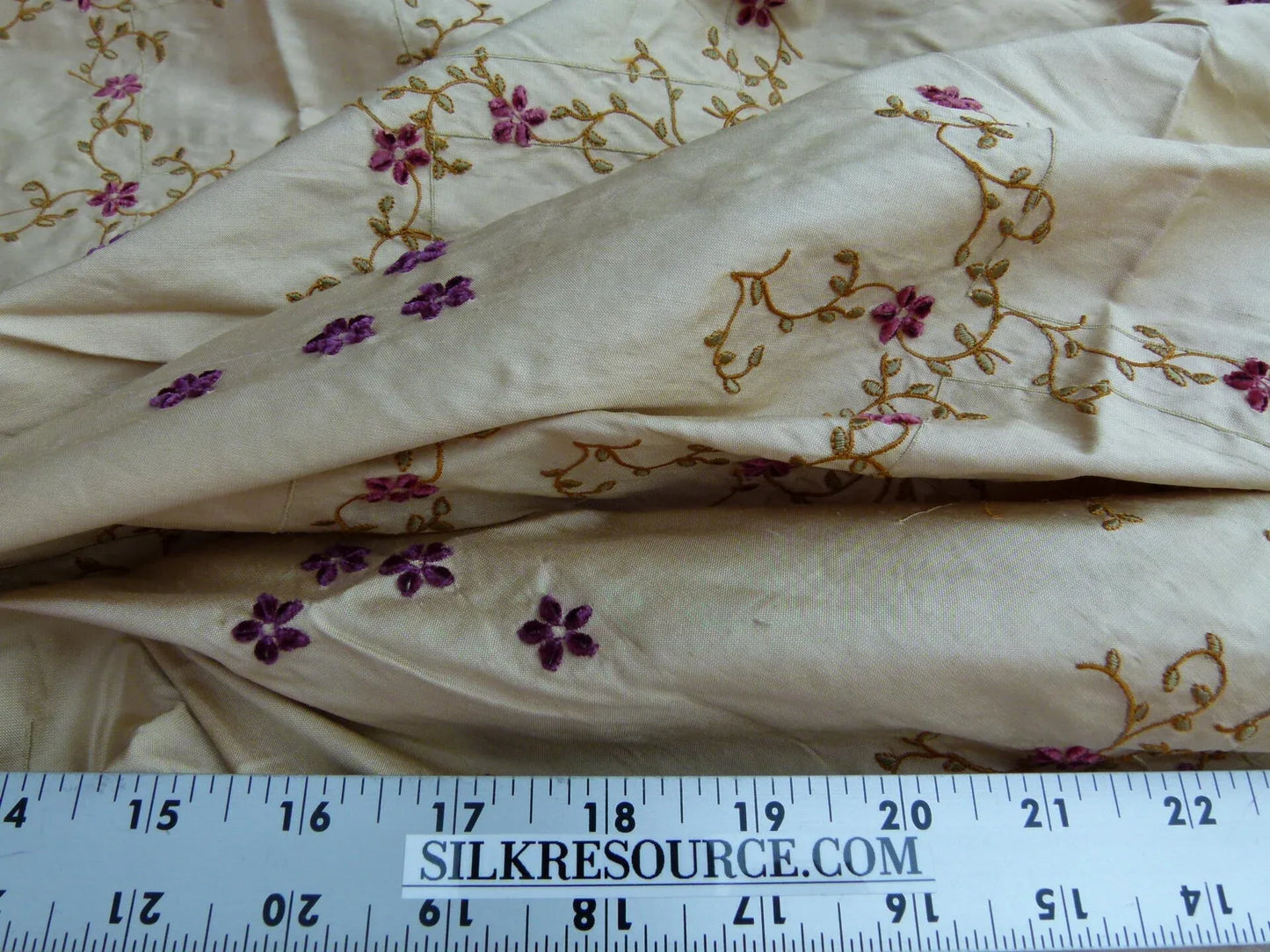 4 EV27 1.4yrd x 46"wide  Scalamandre AMARESH Clematis Silk Embroidery Gold