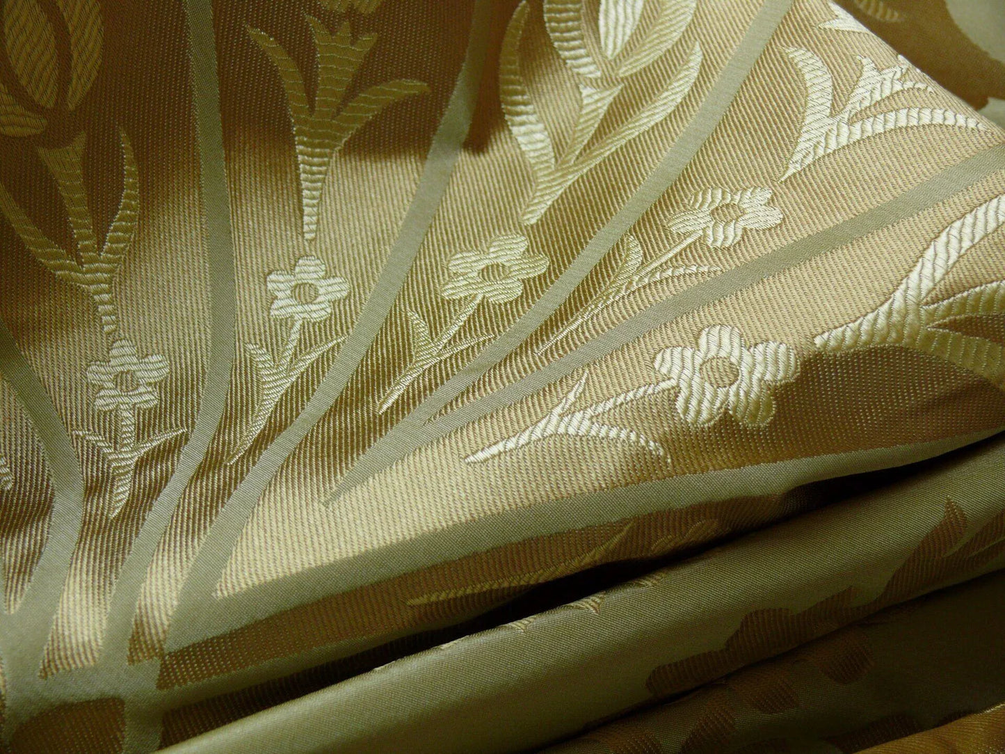 by yard 100%silk Lampas Tulip Fan Damask 536 "willow" Pale Green Silver Gold Bty MSRP USD296/y!