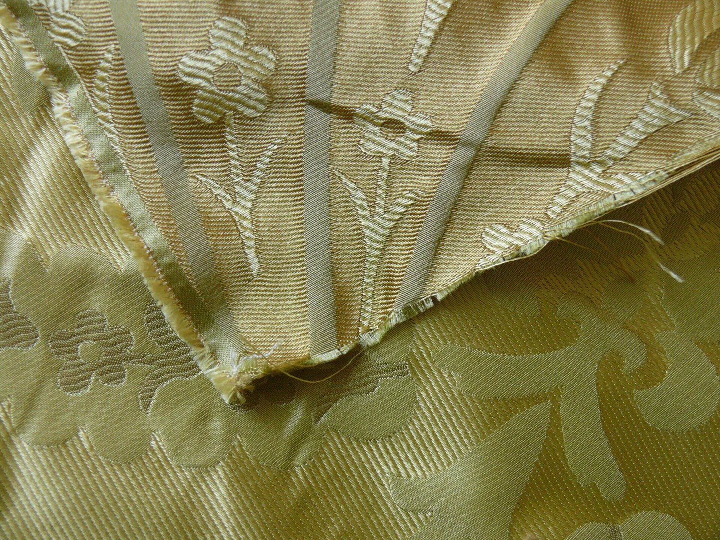 by yard 100%silk Lampas Tulip Fan Damask 536 "willow" Pale Green Silver Gold Bty MSRP USD296/y!