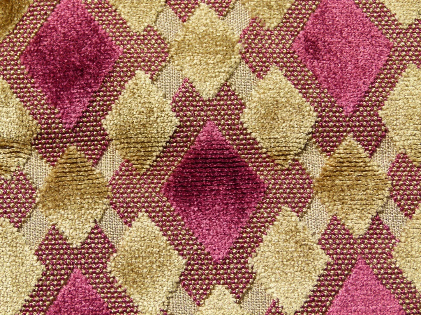 Scalamandre Fonthill Vivace Gold Red Velvet Diamond Ogee - Square 26"x26"