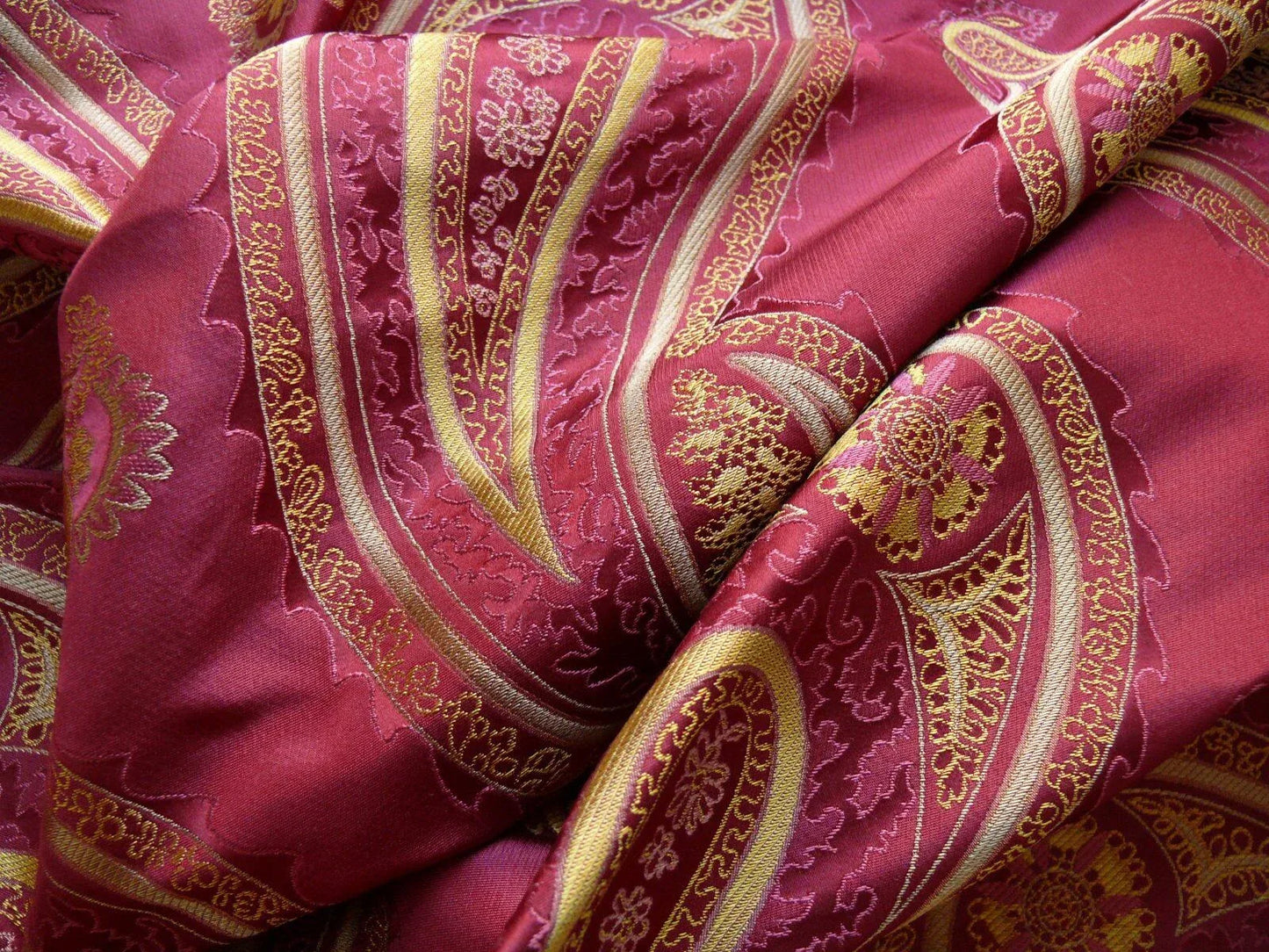 BY Yard Stunning 100% Silk Lampas Jacquard Fire Flame Edged Paisley "lacquer" Gold Red