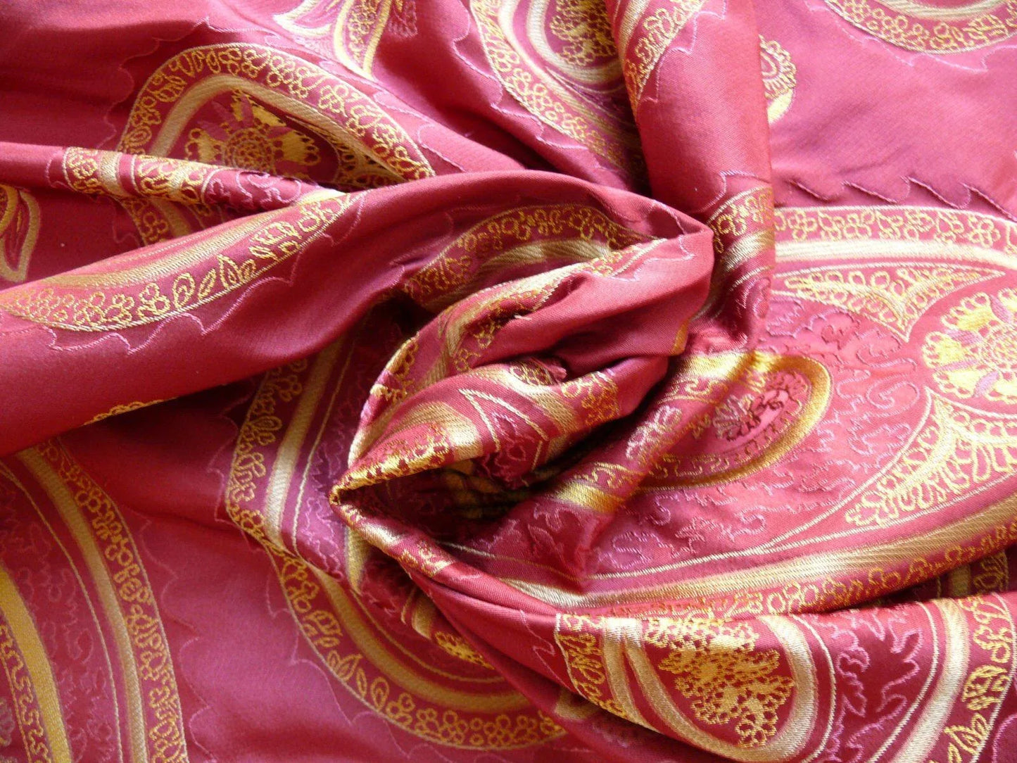 BY Yard Stunning 100% Silk Lampas Jacquard Fire Flame Edged Paisley "lacquer" Gold Red