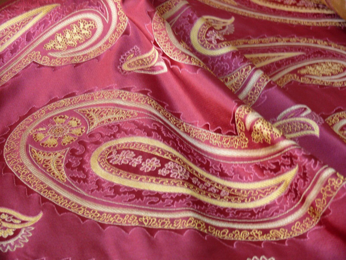 BY Yard Stunning 100% Silk Lampas Jacquard Fire Flame Edged Paisley "lacquer" Gold Red