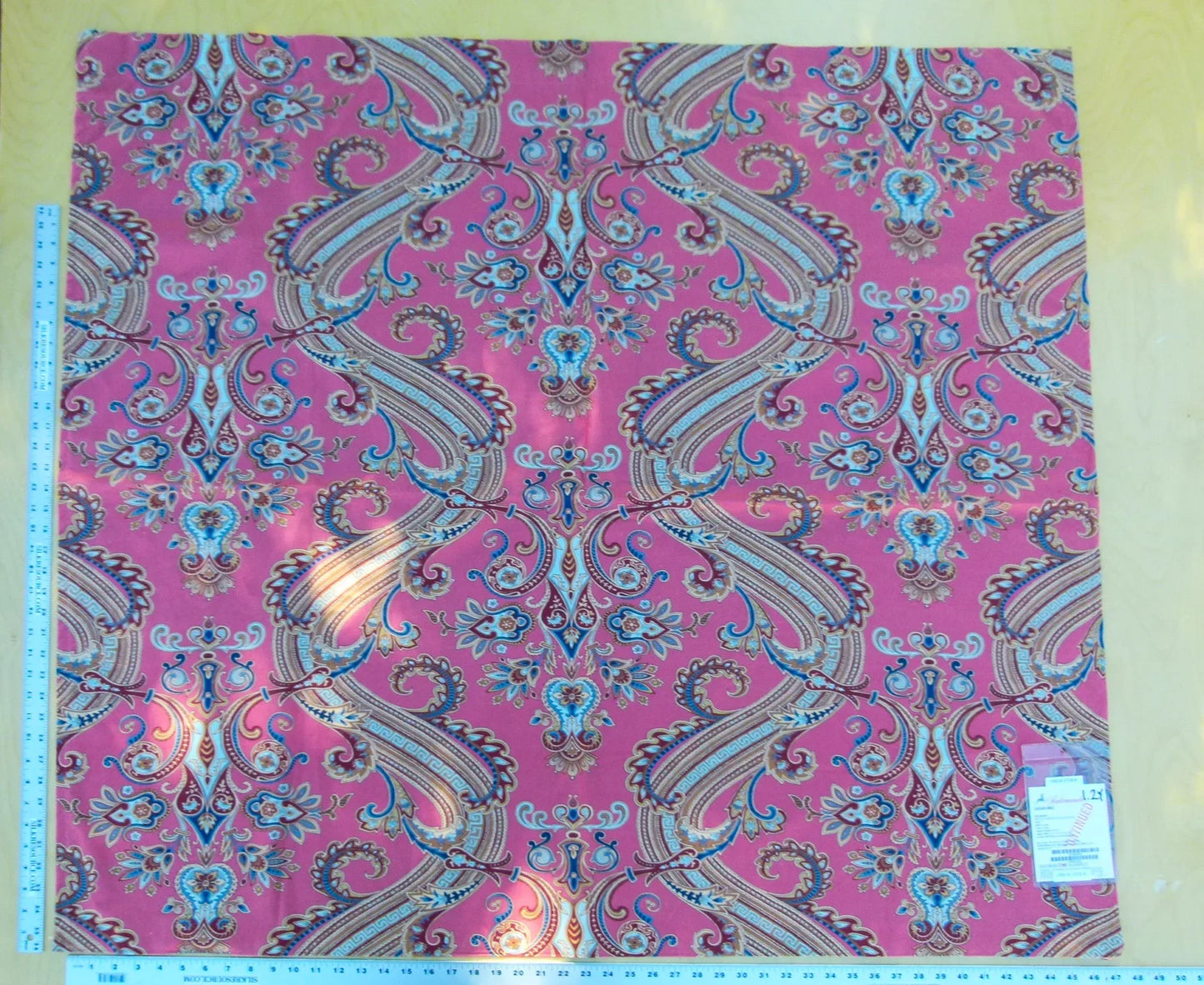 Scalamandre Length 1.2y Hudson Coral White Paisley Printed Cotton Sateen Belle Jardin Collection Fr France MSRP USD 216/y