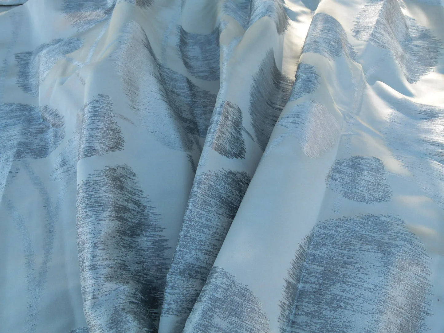 Scalamandre Length 2.4y Isabella Moon Glow White Gray Foliage Silk Contemporary MSRP USD 428/y