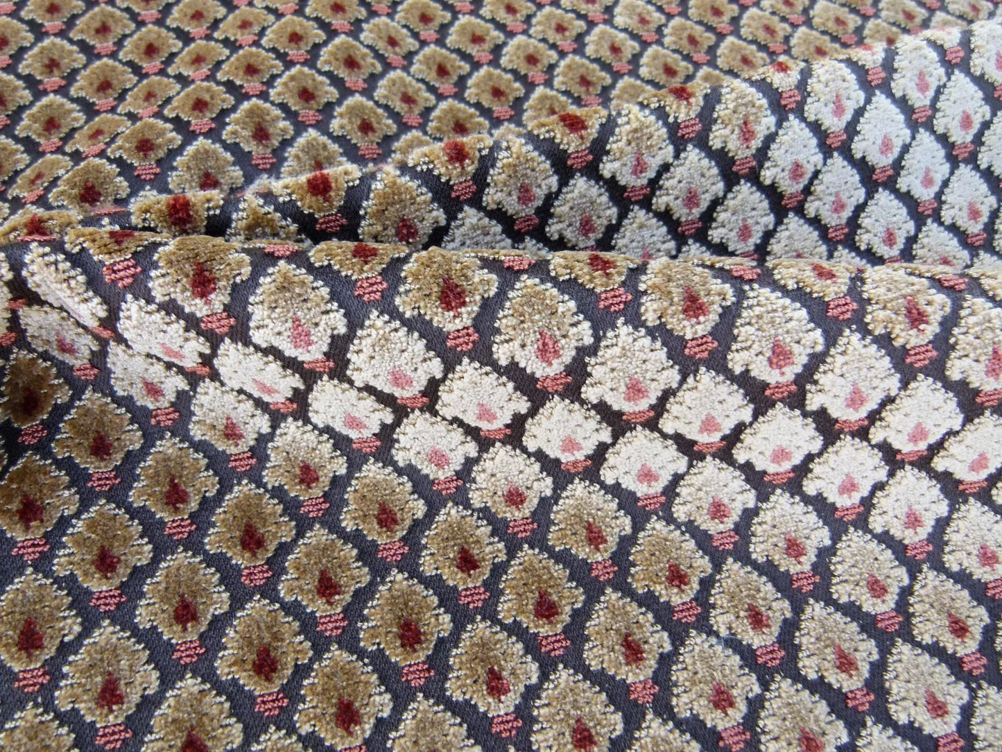 33 EV30 Scalamandre Old World Weaver Verrier Harvest Gold Black Diamond Ogee Square 26x26 inches MSRP USD668/y