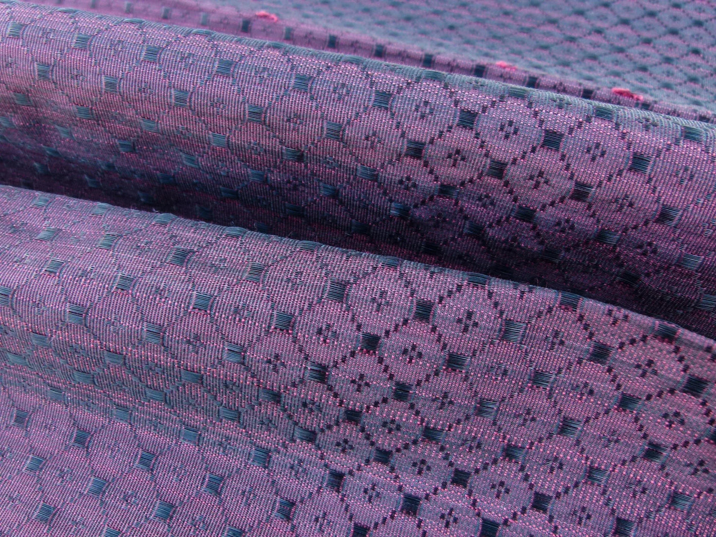 58 EV30 Scalamandre Durano Horsehair Red Black Cotton Warp Square 26 x 24 inches MSRP USD342/y