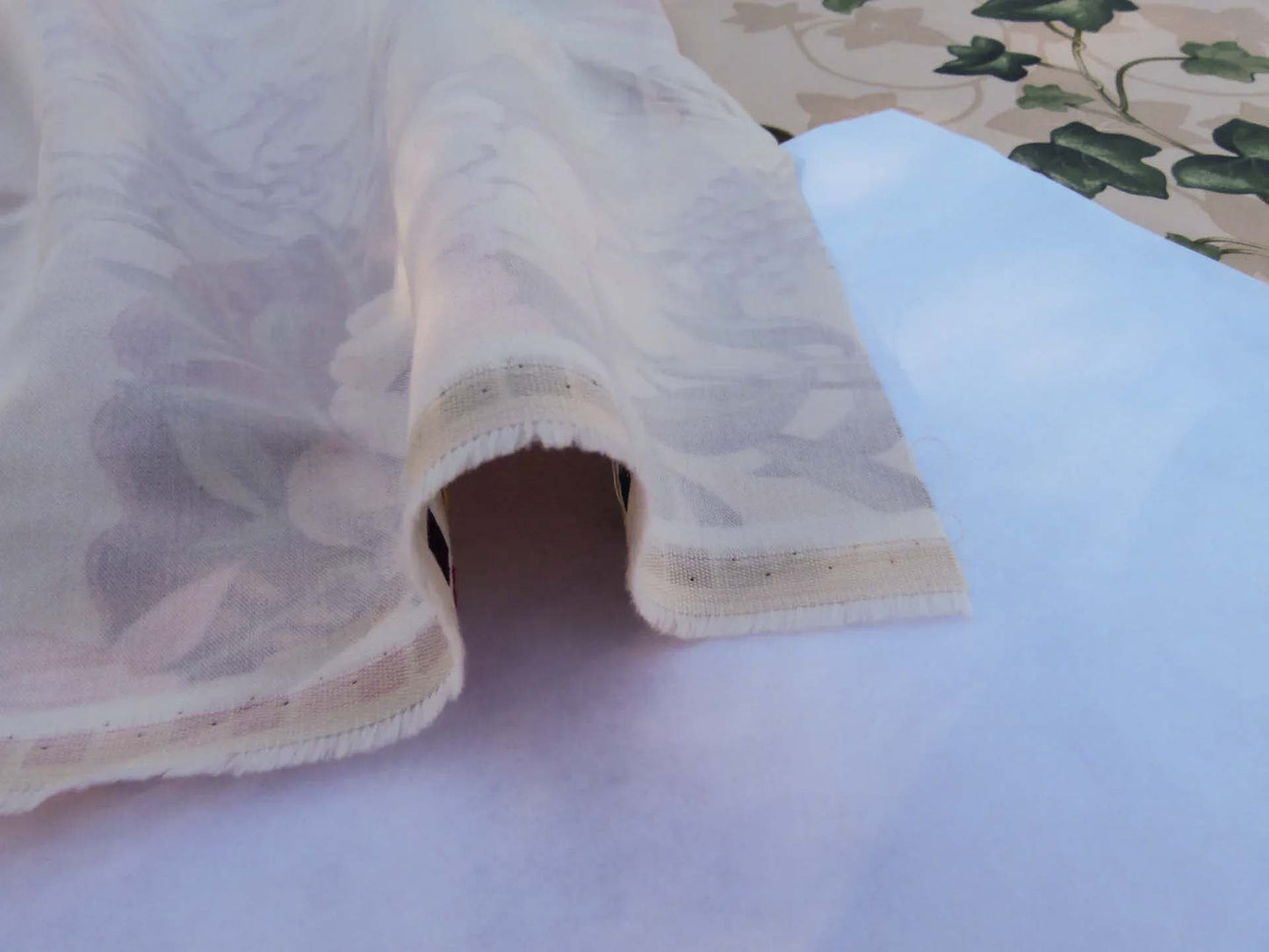 Scalamandre Folie Flamande Rose on Beige Botanic Illustration Rose Dalia Tulip Ivy Crocus Morning Glory 33-screen!  MSRP USD236/y