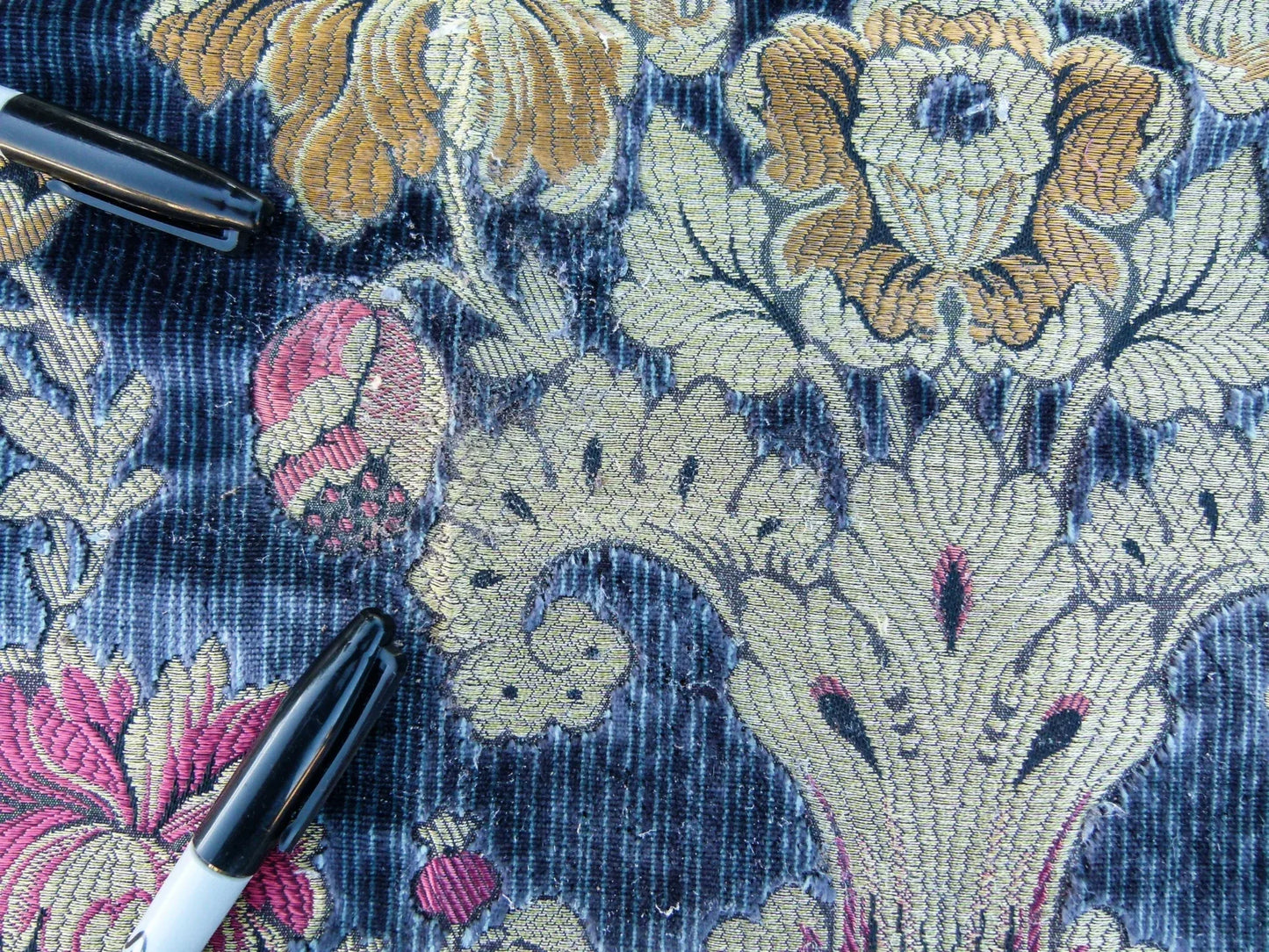 21 EV32 Square 27 x 27 inches Scalamandre Old World Weavers Tosca Blue Silk Cut Velvet MSRP USD956/y