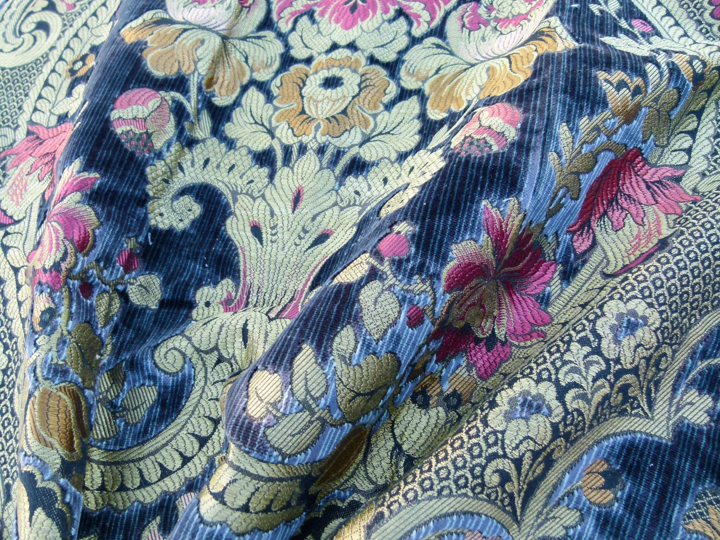 22 EV32 Square 27 x 27 inches Scalamandre Old World Weavers Tosca Blue Silk Cut Velvet MSRP USD956/y