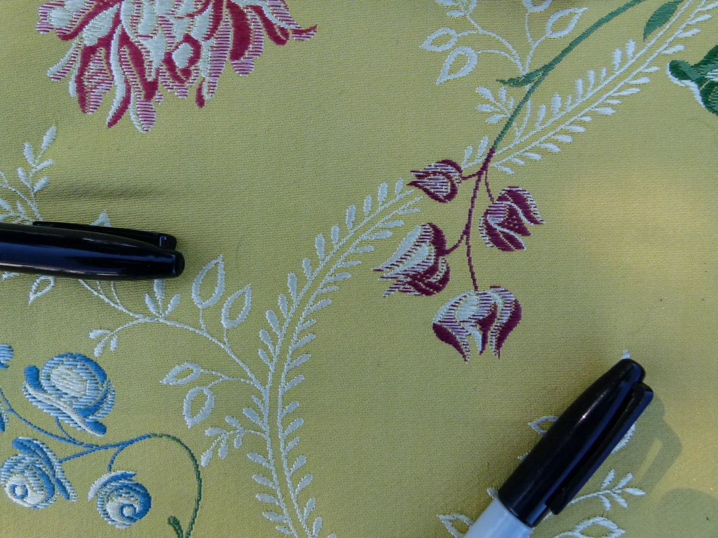 23 EV32 Square 25 x 25 inches Scalamandre Tassinari &amp; Chatel Diane Jonquille Silk Yellow Floral MSRP USD 1000/yard