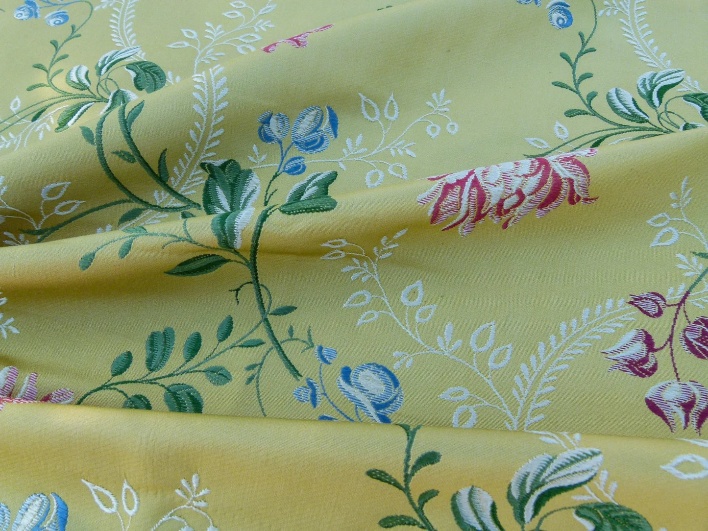 23 EV32 Square 25 x 25 inches Scalamandre Tassinari &amp; Chatel Diane Jonquille Silk Yellow Floral MSRP USD 1000/yard