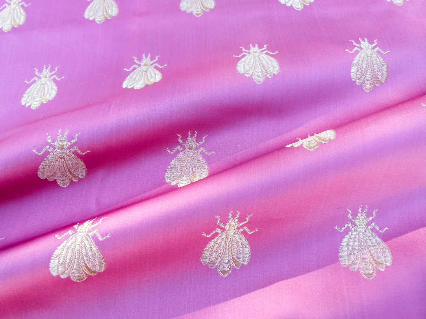 30 EV32 Square 25 x 25 inches Scalamandre Tassinari &amp; Chatel Les Abeilles Rouge