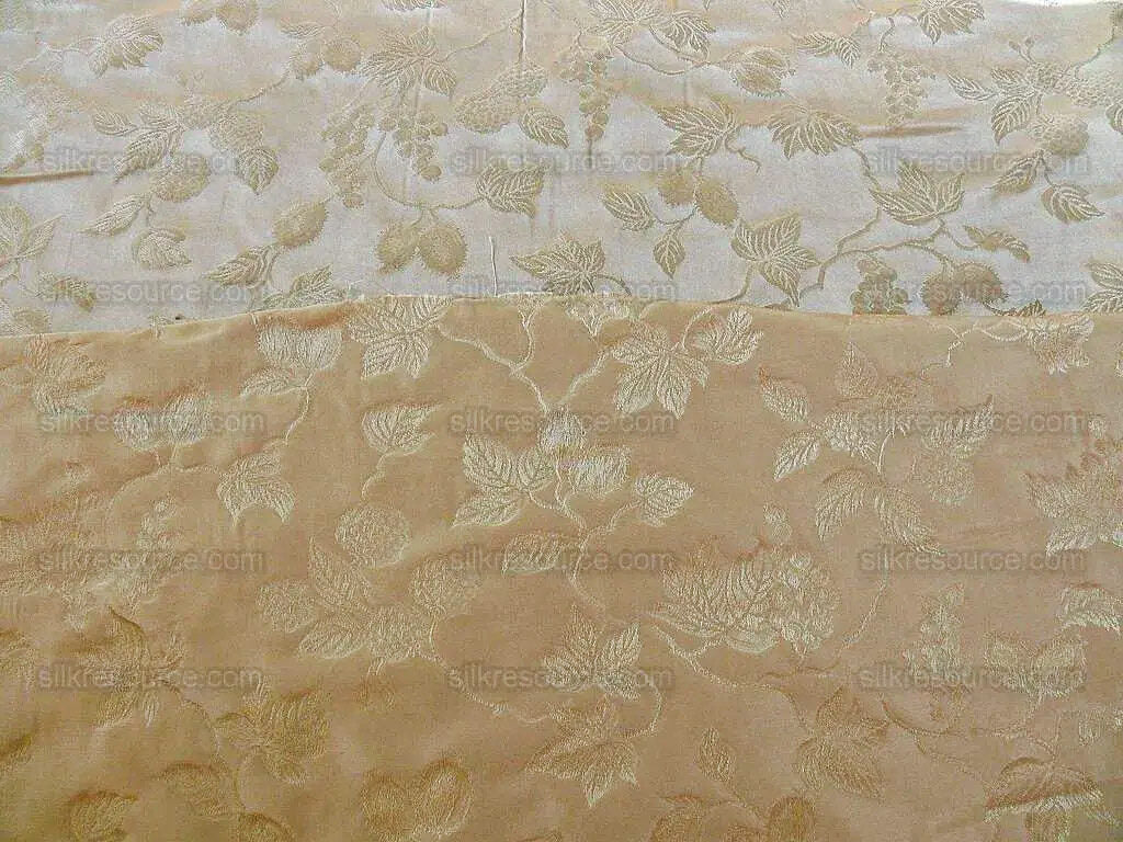 100% silk Damask Summer Berry "luminous" Ecru Nimbus Art Nouveau William Morris