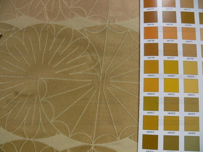 100% Silk Damask Modern Geometric Daisy Round "goldspun" Gold