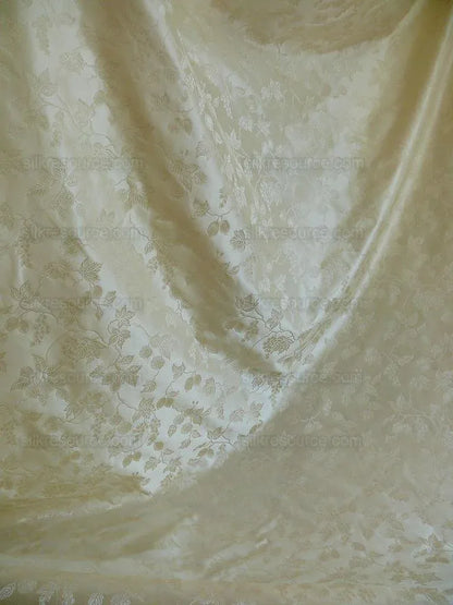 100%silk Damask Summer Berry "almond" Ecru