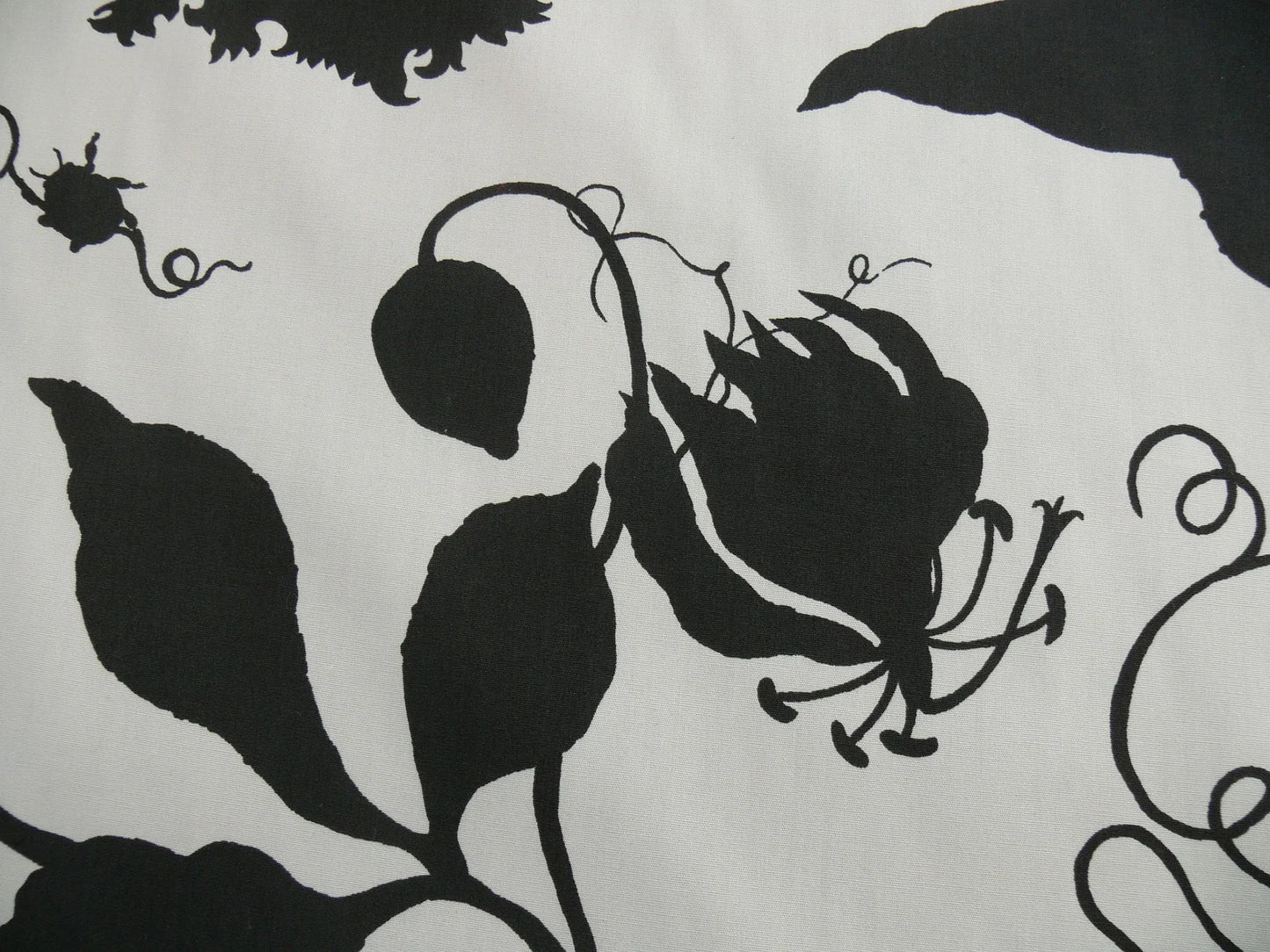 By Yd Duralee "Flora Imperialis Black" &amp; WHITE COTTON BIRD DRAGONFLY Print