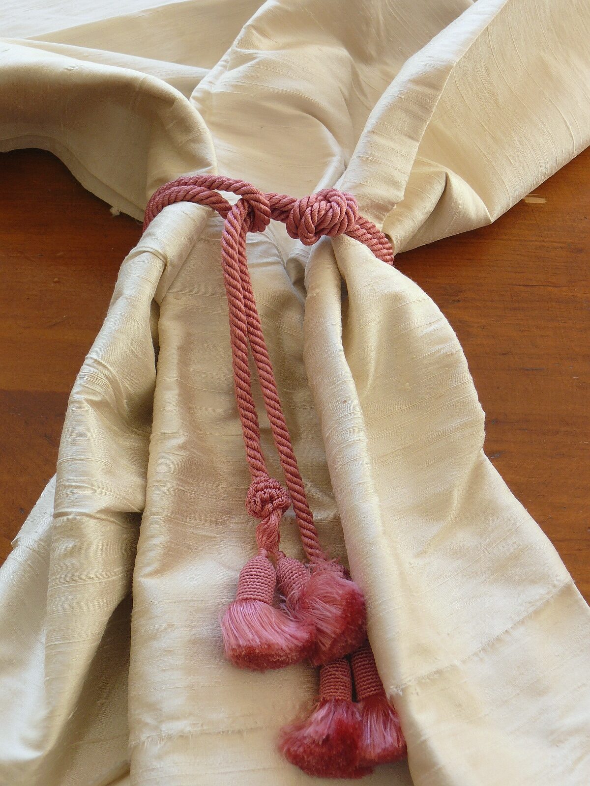 Scalamandre Beehive Chair Tieback100% Silk Raspberry Pink About 44"L MSRP USD 200+