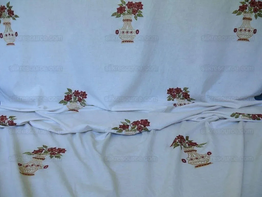 Fabricut Quilvio Embroidered Linen/cotton Red Bouquet On Nat Bty